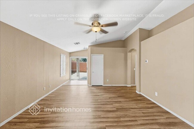 Foto del edificio - 6551 E Auburn St