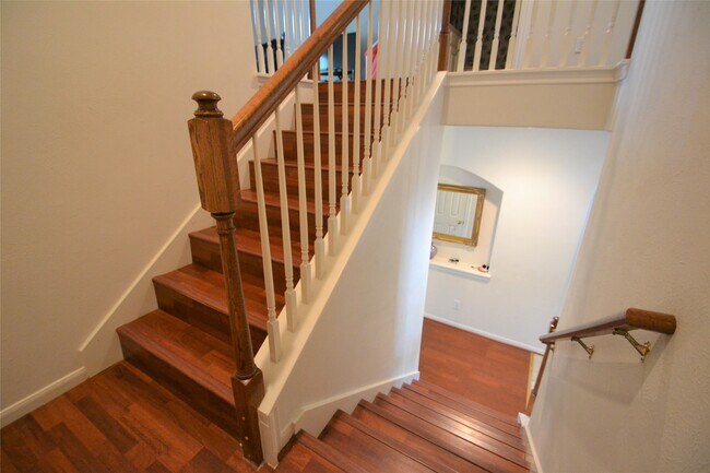 Building Photo - 12110 Laurel Ct