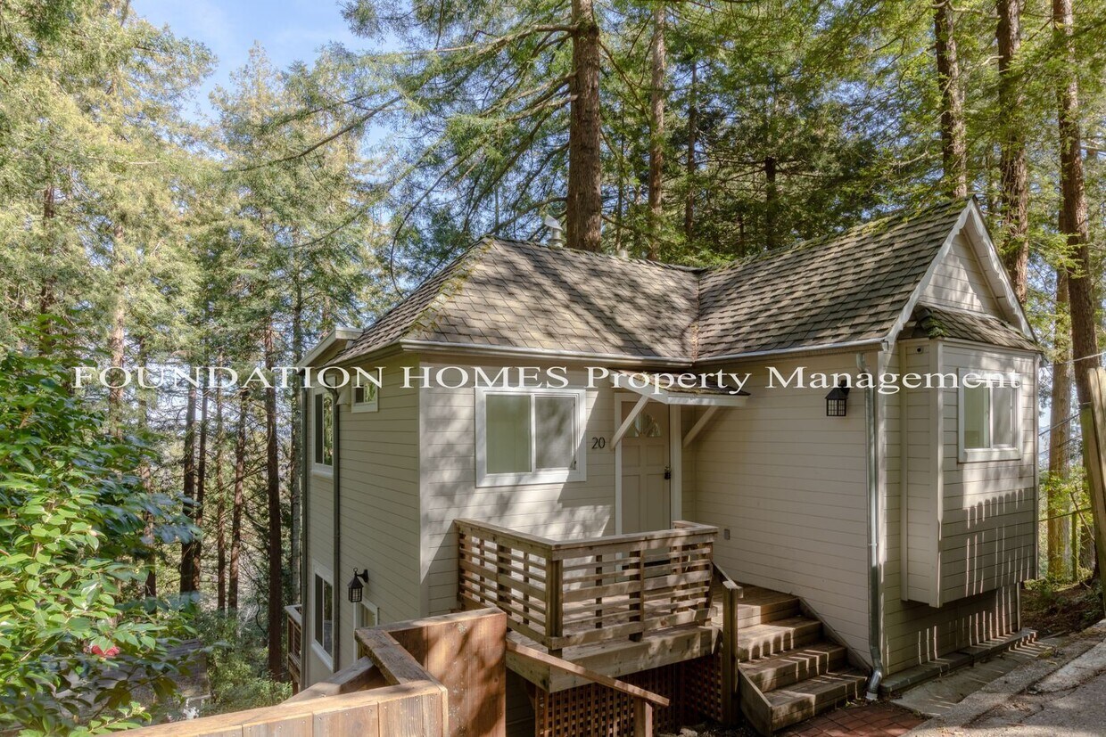 Primary Photo - 2 br, 1.5 bath House - 20 Hamilton Ln.