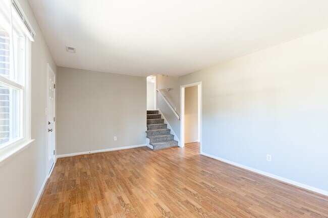 Family Room - 103 Knight Pl