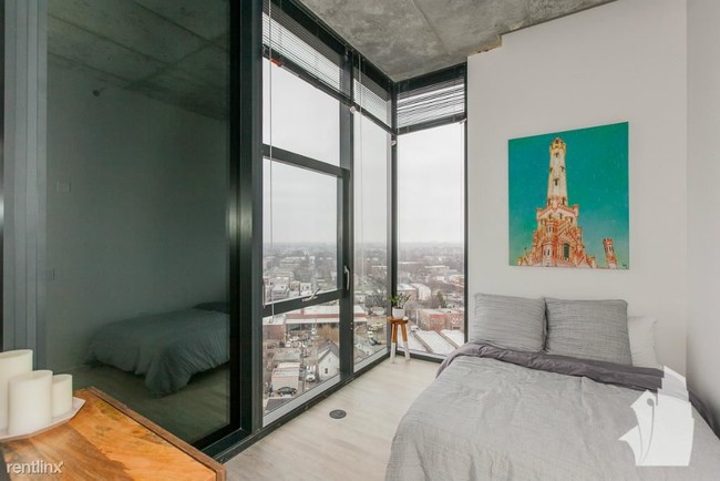Building Photo - 2 br, 1 bath Condo - 2733 W Belden Ave # 2
