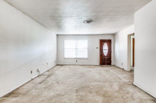 Building Photo - 438 Rorary Dr