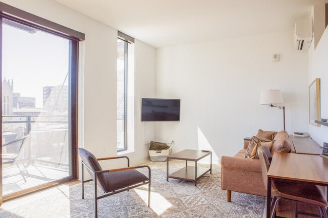 Foto del edificio - 1237 N Van Buren St