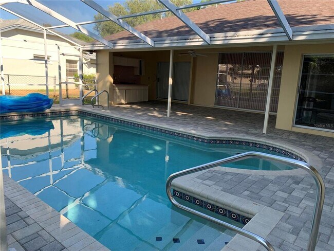 Foto del edificio - 8621 Ashbury Dr