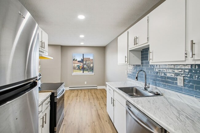 Building Photo - Clearview Farms Apartments