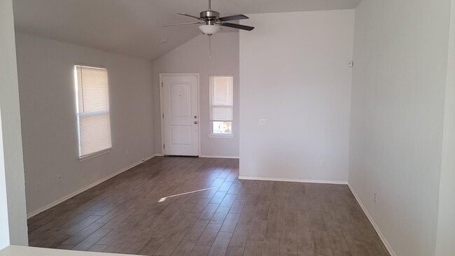 Building Photo - 4617 Emerald Knoll Rd