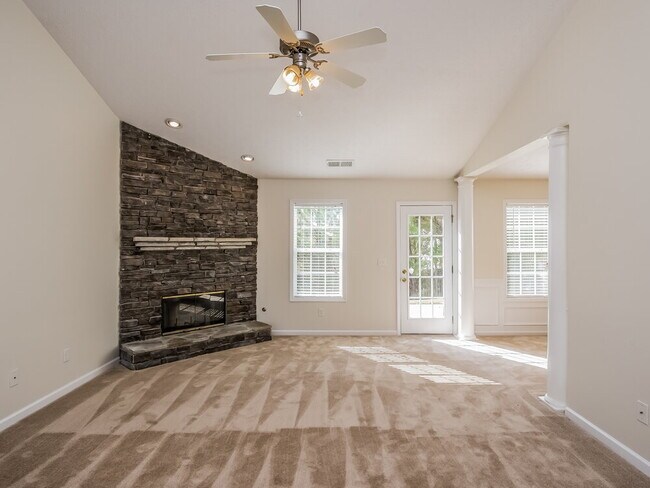 Building Photo - 216 Overlook Dr