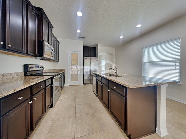 Foto del edificio - 851 Glendale Ln