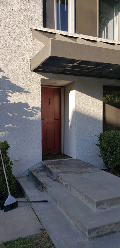 Primary Photo - 6850 Lampson Ave