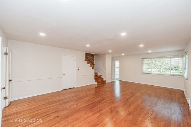 Building Photo - 382 Park Ave