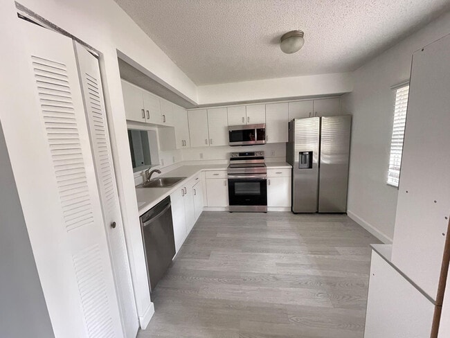 Foto del edificio - 13700 SW 11th St