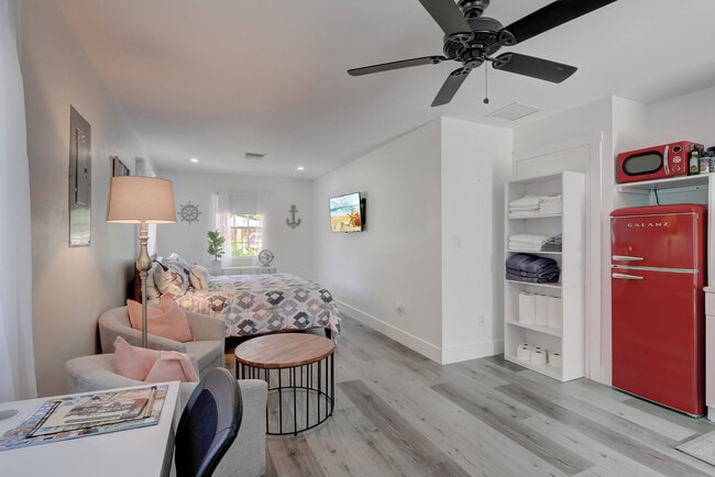 Foto del edificio - 27250 Shriver Ave