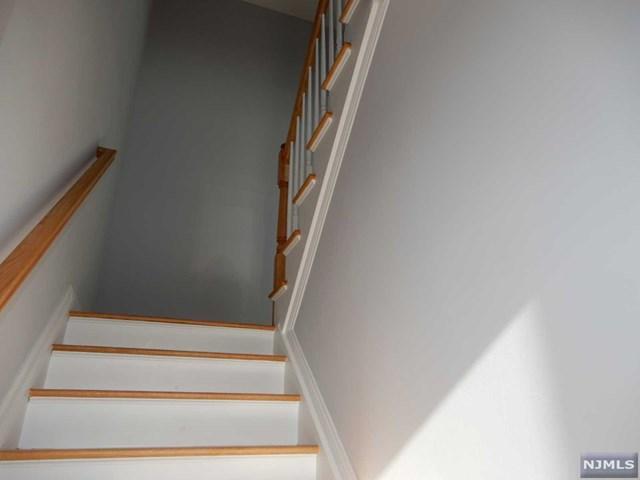Building Photo - 3 bedroom in Elizabeth NJ 07206