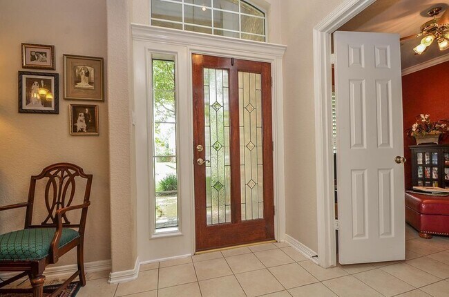 Foto del edificio - 3222 Twinmont Ln
