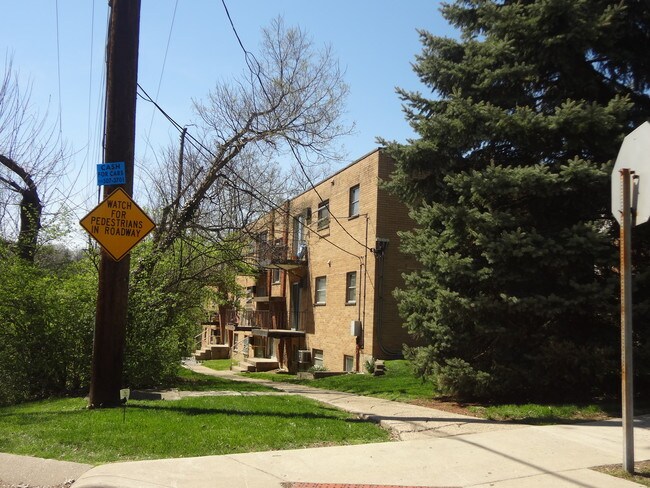  - 503 Woodlawn Avenue