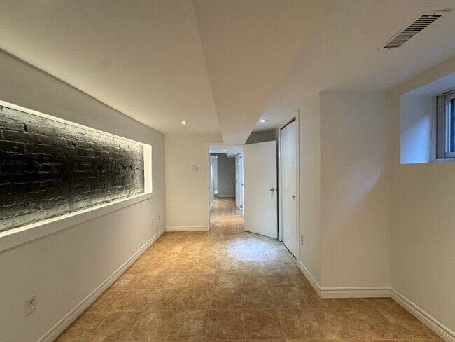 Photo du bâtiment - 310 Riverdale Av