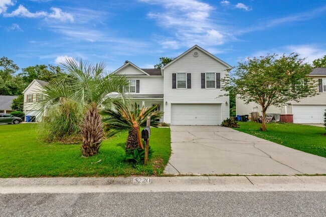 Building Photo - SPACIOUS HOME IN CUL-DE-SAC