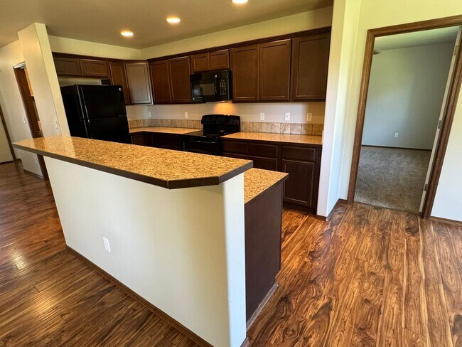 Building Photo - 3 Bed, 2 Bath Home for Rent Now! $500.00 B...