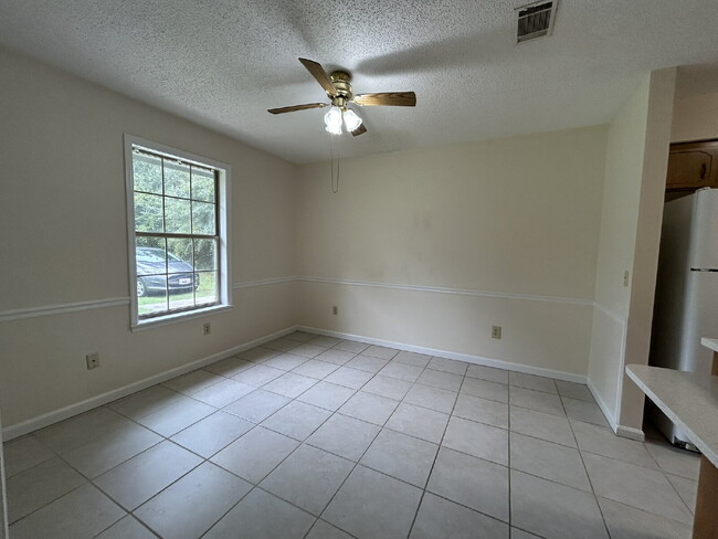 Building Photo - House for Rent