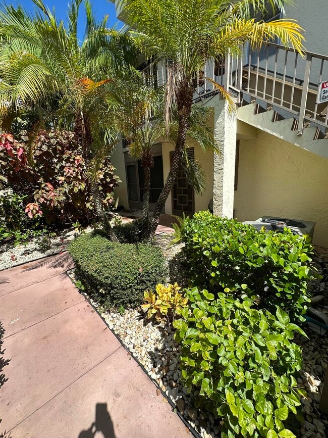 Building Photo - 14905 Wedgefield Dr