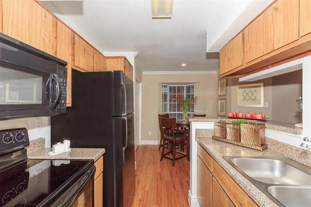 Foto del edificio - 8110 Creekbend Dr