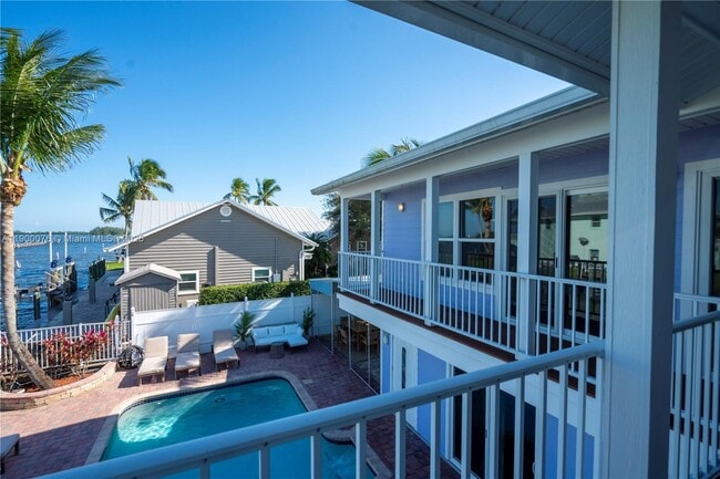 Building Photo - 474 Peninsula Dr