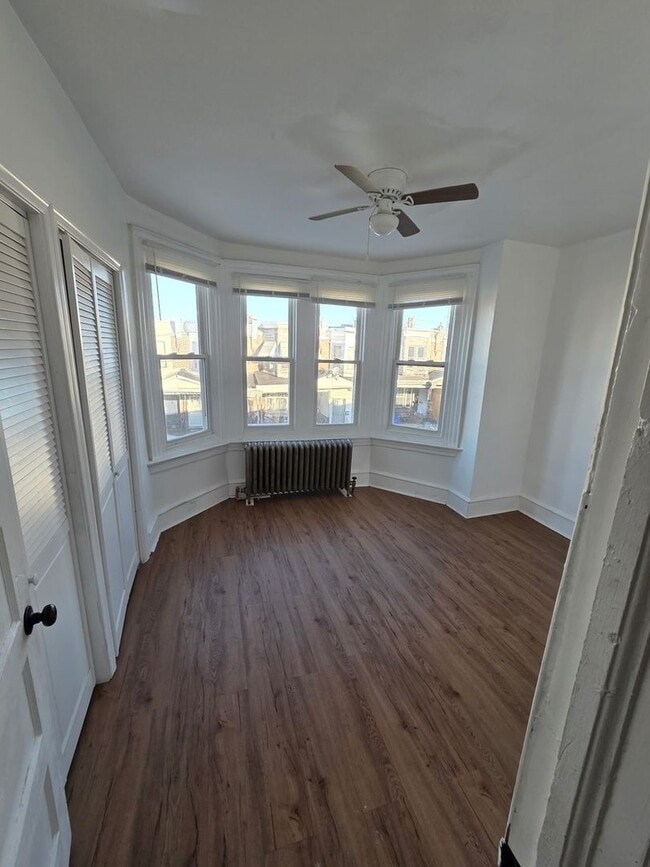 Foto del edificio - 156 W Albanus St