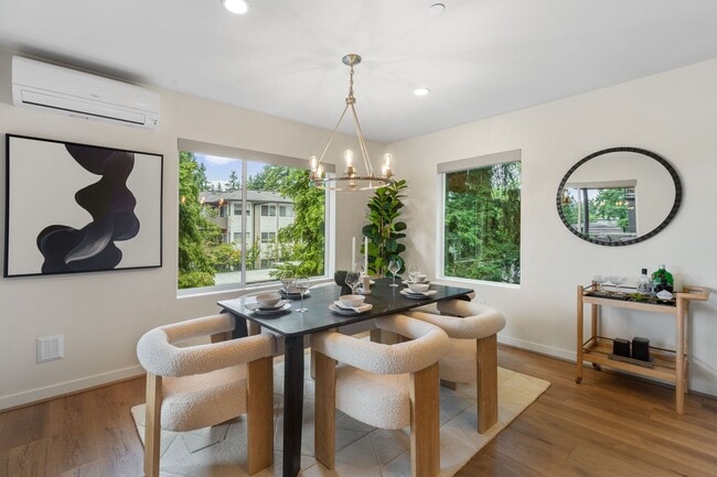 Building Photo - Comfort Meets Convenience in This Bellevue Condo