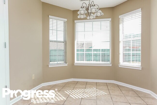 Building Photo - 7470 Jennifer Dr