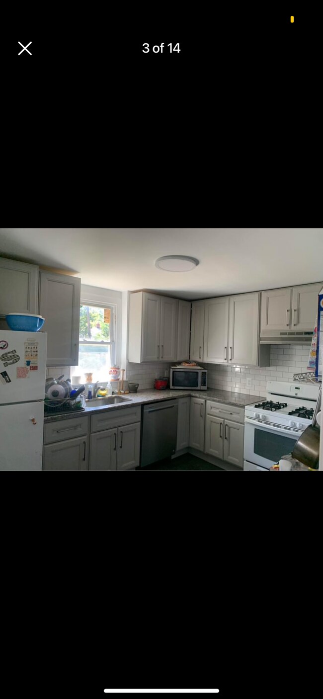 Building Photo - 1010 21st St S