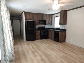 Building Photo - 305 Mulberry