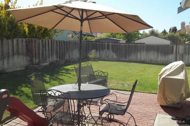 Foto del edificio - 1185 Wellington Ct