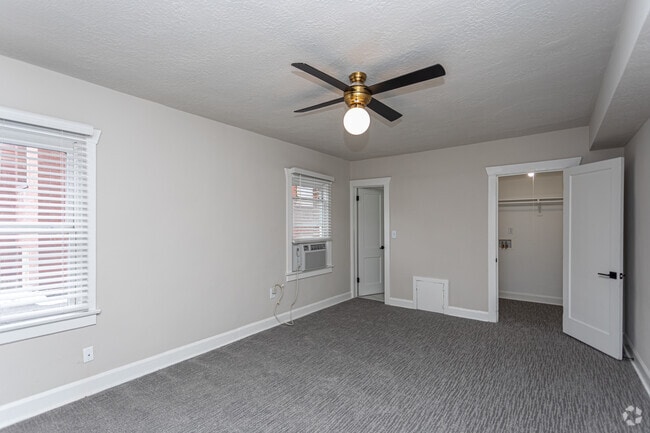 Studio, 1BA - 395SF - Bigelow Chapman