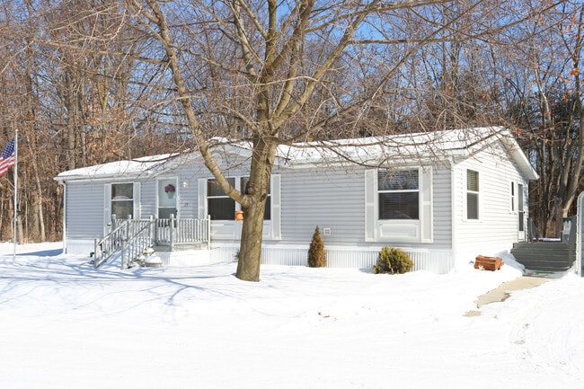 Building Photo - Tradewinds Mobile Home Community
