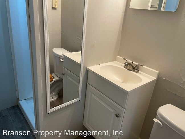 Building Photo - Studio, 1 bath House - 2517 1/2  Shelton St