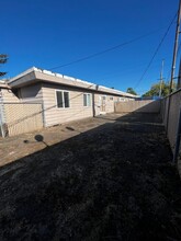 Building Photo - 802-806 Queen Ave SE