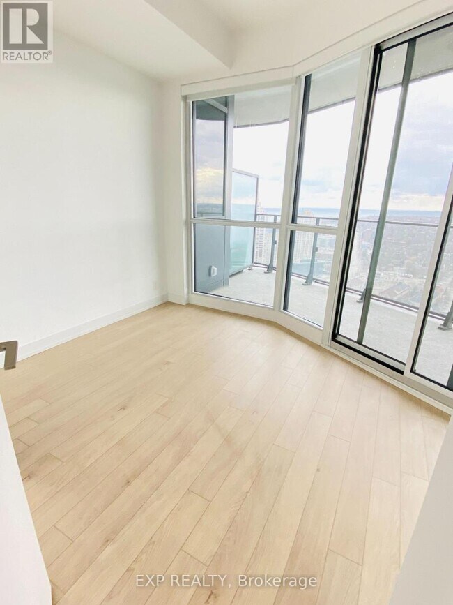 Photo du bâtiment - 10 Park Lawn Rd