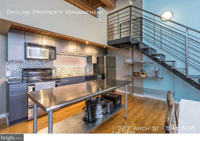 Foto del edificio - Large Sunny Center City Bi-Level Condo!