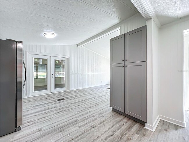 Building Photo - 140 Orangewood Dr