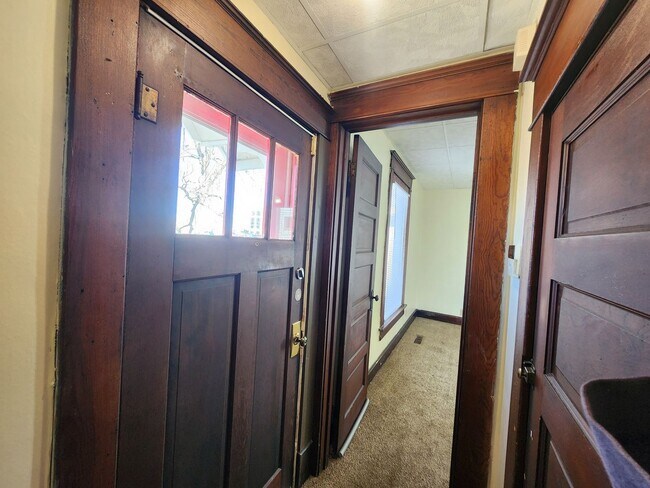 Foto del edificio - 3 Bedroom House w/Detached Garage!!!