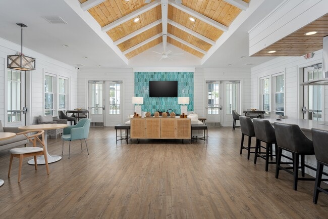 Building Photo - Hawthorne at Pine Forest