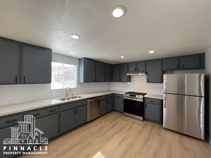Primary Photo - Townhouse-Style Unit For Rent in San Pedro