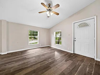 Foto del edificio - 617 Glenoaks Dr