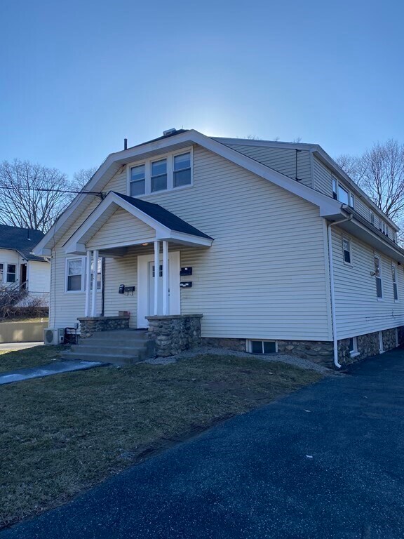 Primary Photo - 215 Wheelock Ave