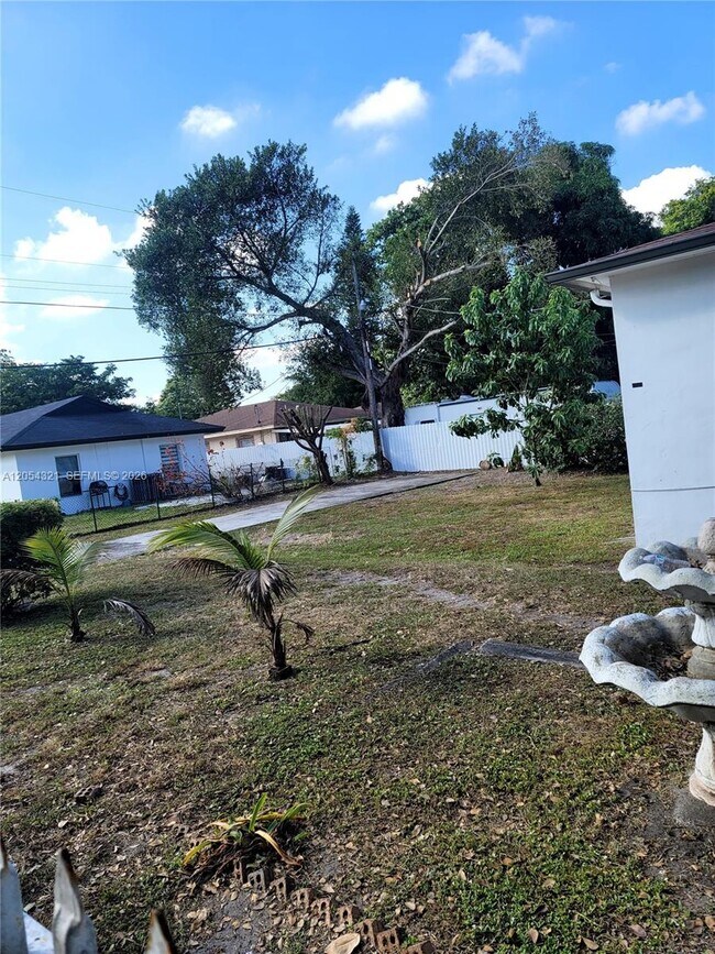 Foto del edificio - 6630 NW 29th Ave