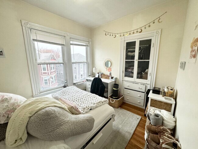 Foto del edificio - 80 Hillside St