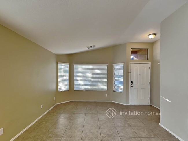 Foto del edificio - 1238 W Oak Tree Ln