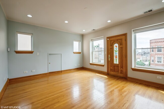 Foto del edificio - 3220 W Cortez St