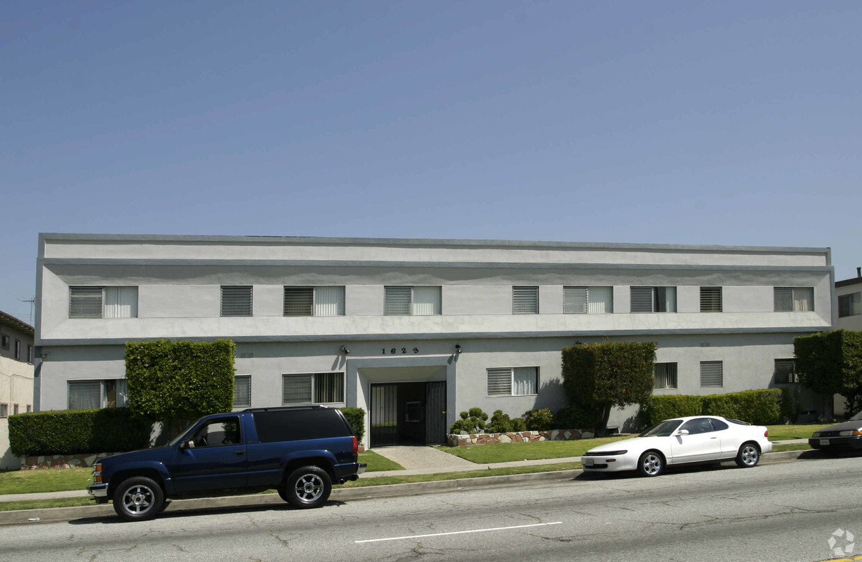 Foto principal - 1623 Lomita Blvd