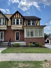 Building Photo - 306 W Freedley St